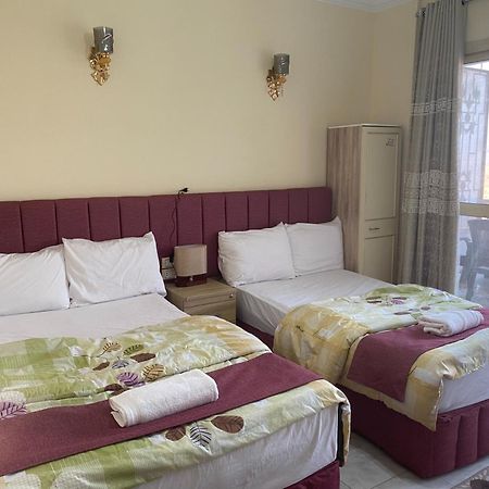 Pyramita Hotel Ghatati Ngoại thất bức ảnh