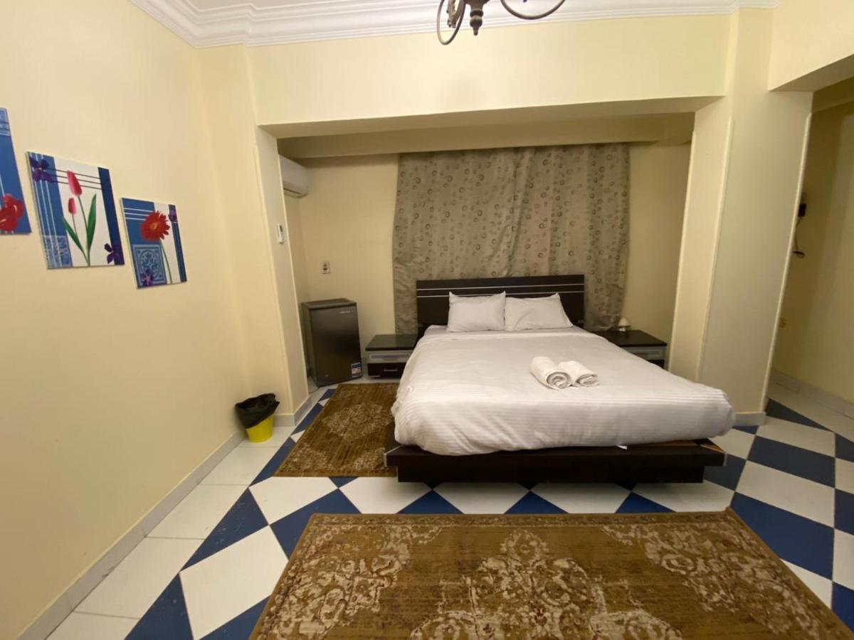 Pyramita Hotel Ghatati Ngoại thất bức ảnh
