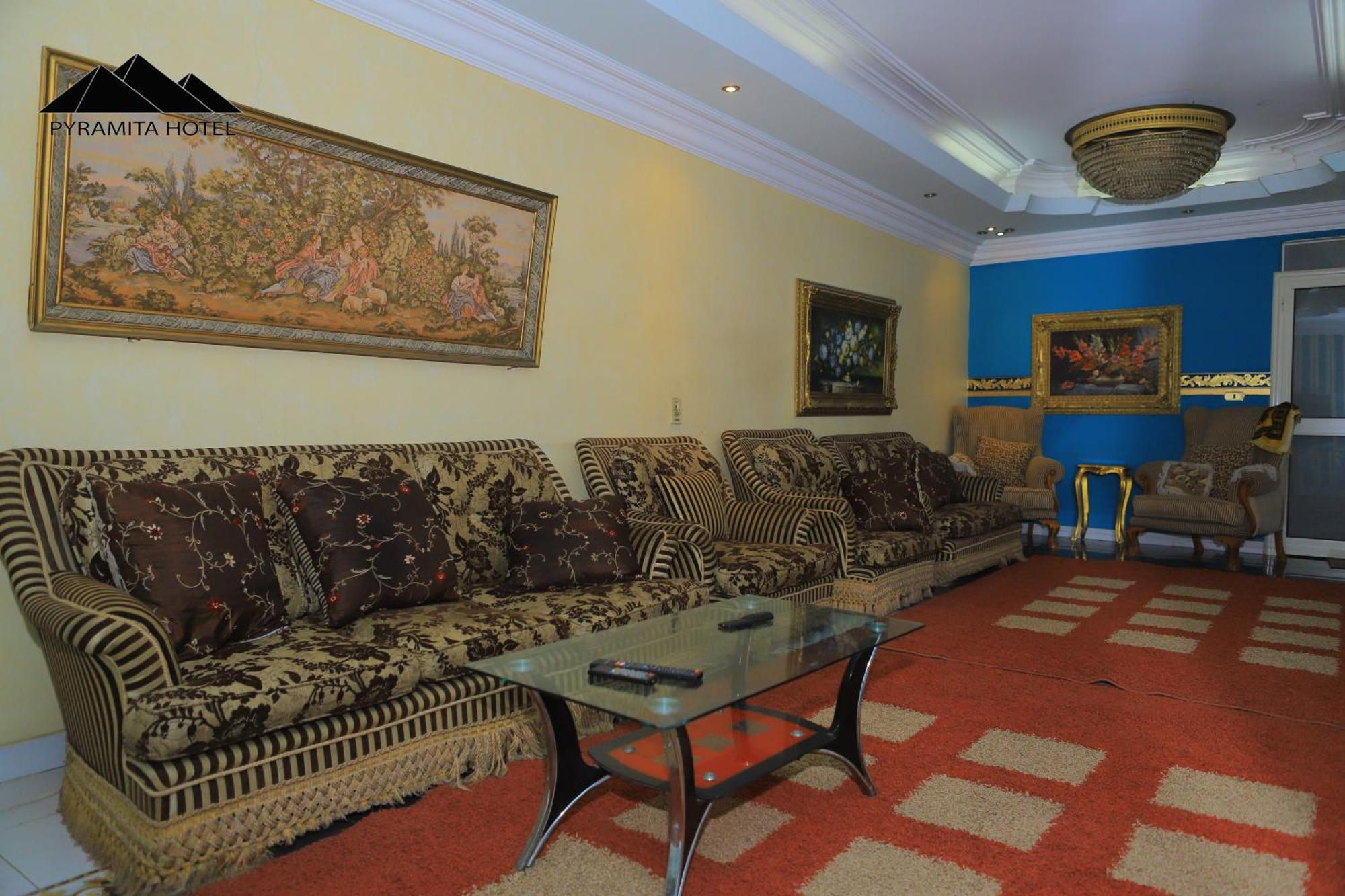 Pyramita Hotel Ghatati Ngoại thất bức ảnh
