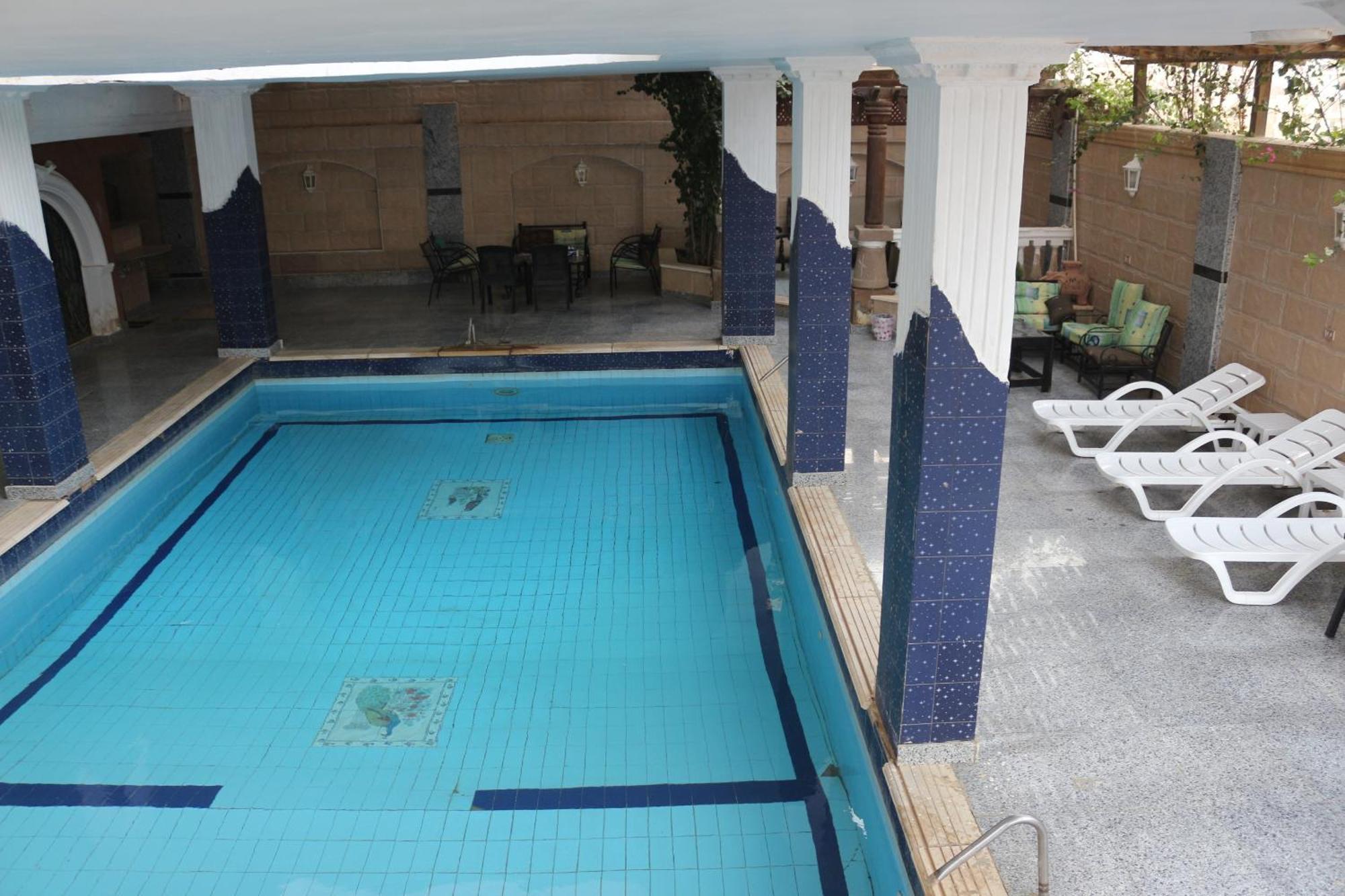 Pyramita Hotel Ghatati Ngoại thất bức ảnh