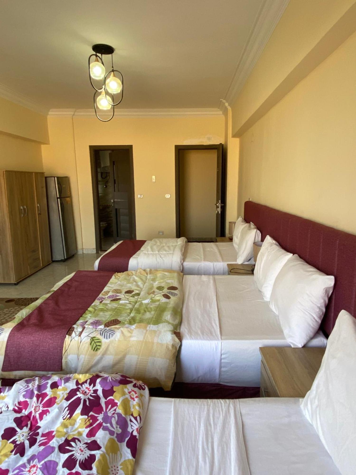 Pyramita Hotel Ghatati Ngoại thất bức ảnh