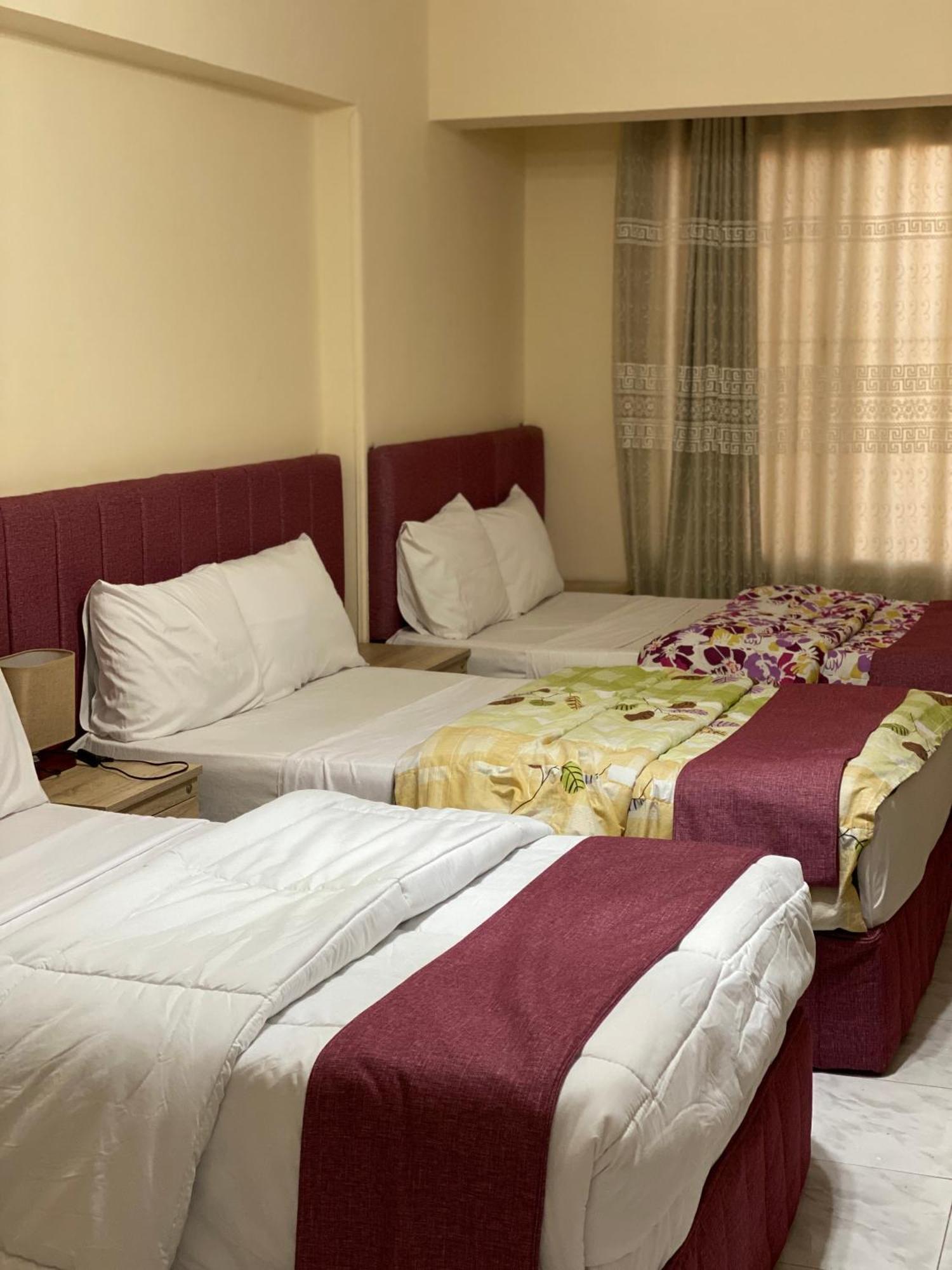 Pyramita Hotel Ghatati Ngoại thất bức ảnh