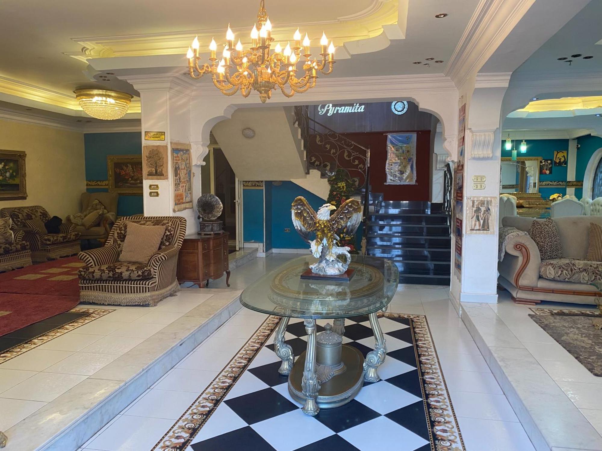 Pyramita Hotel Ghatati Ngoại thất bức ảnh