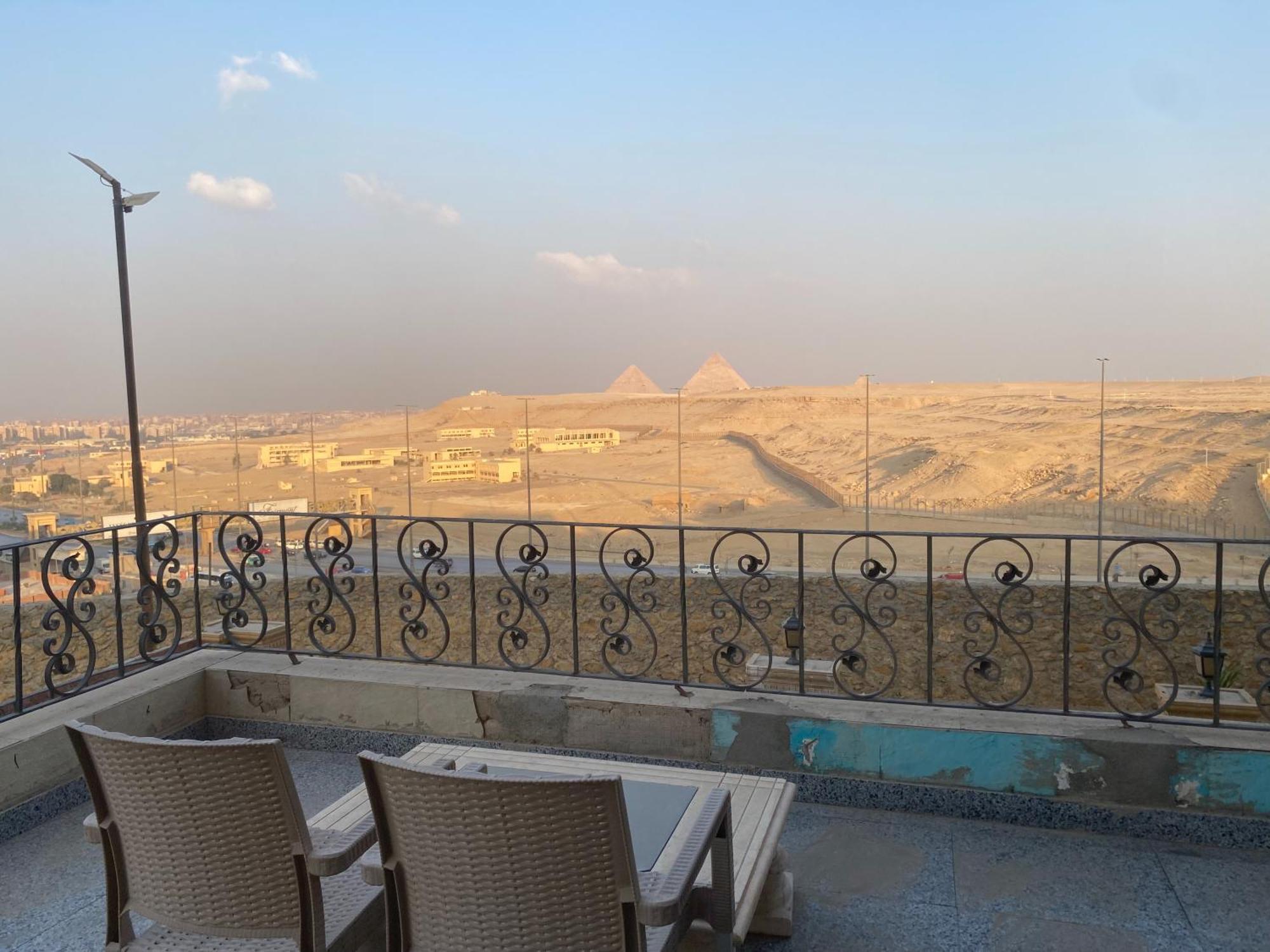 Pyramita Hotel Ghatati Ngoại thất bức ảnh